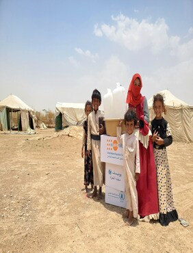 A female-headed newly displaced family with emergency relief  received through the UNFPA-led Rapid Response Mechanism ©UNFPA Yem