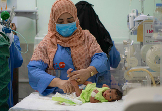  Aydah Mohamed takes care of newborns in the neonatal department of the UNFPA-supported Al Shaab Hospital in Aden, Yemen. ©UNFPA