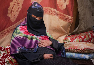 A pregnant woman in an internally displaced persons camp in Aden Governorate, Yemen. Because of funding cuts, UNFPA – the leadin