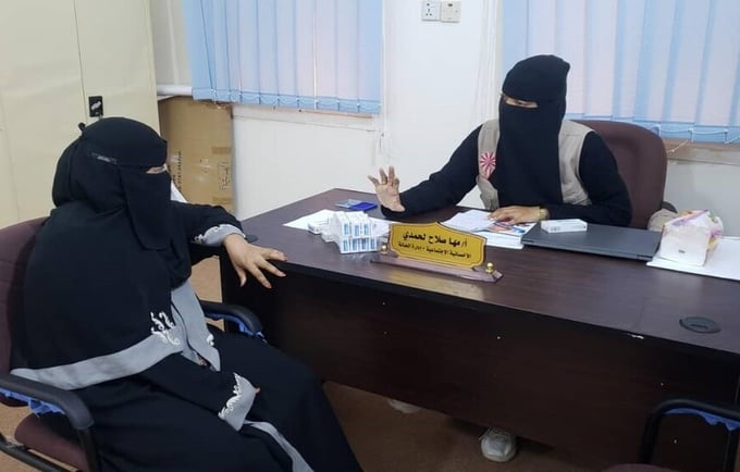 Safia seeks help at UNFPA-supported youth-friendly service centre ©UNFPA Yemen