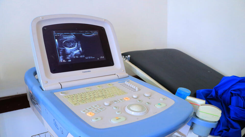 An new ultrasound scan machine installed at the new maternity unit ©UNFPA Yemen